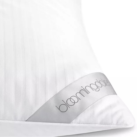 Bloomingdale’s Primaloft Pillow King Set - Picture 2 of 9